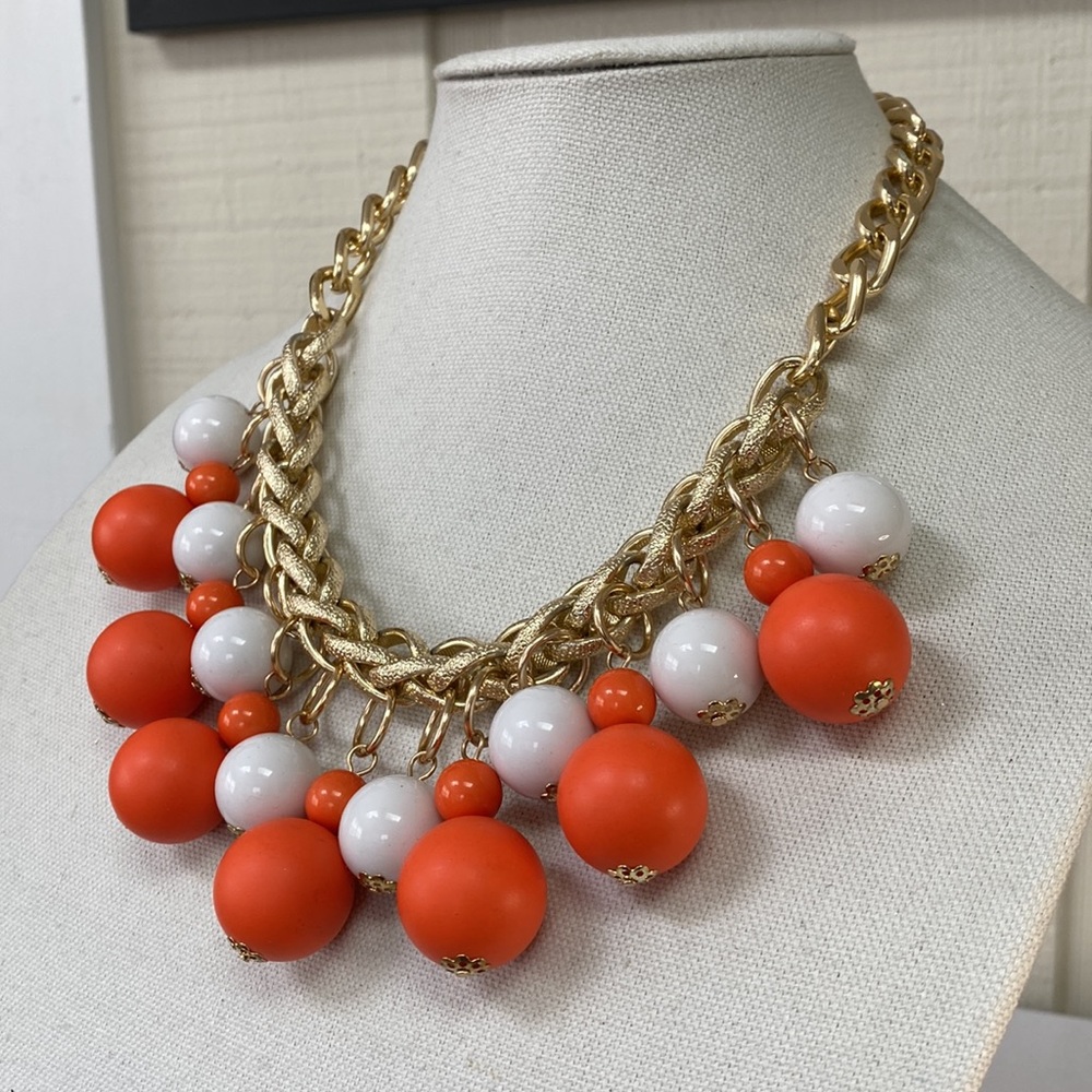 Gorgeous drippy orange white Goldtone necklace set